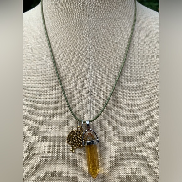 Handmade Honey Yellow Resin Stone Dagger Crystal Amulet Necklace & Tree of Life - Picture 10 of 11